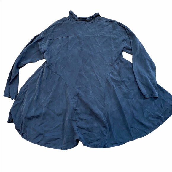 Made in Italy Stella Milani large button down top - Picture 5 of 5